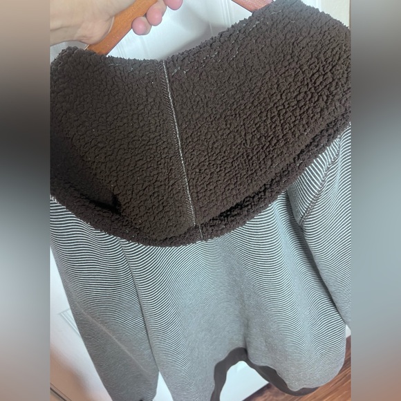 Surplus - Sherpa lined Striped Men's Zip-up hoodie.  Large - Picture 8 of 8